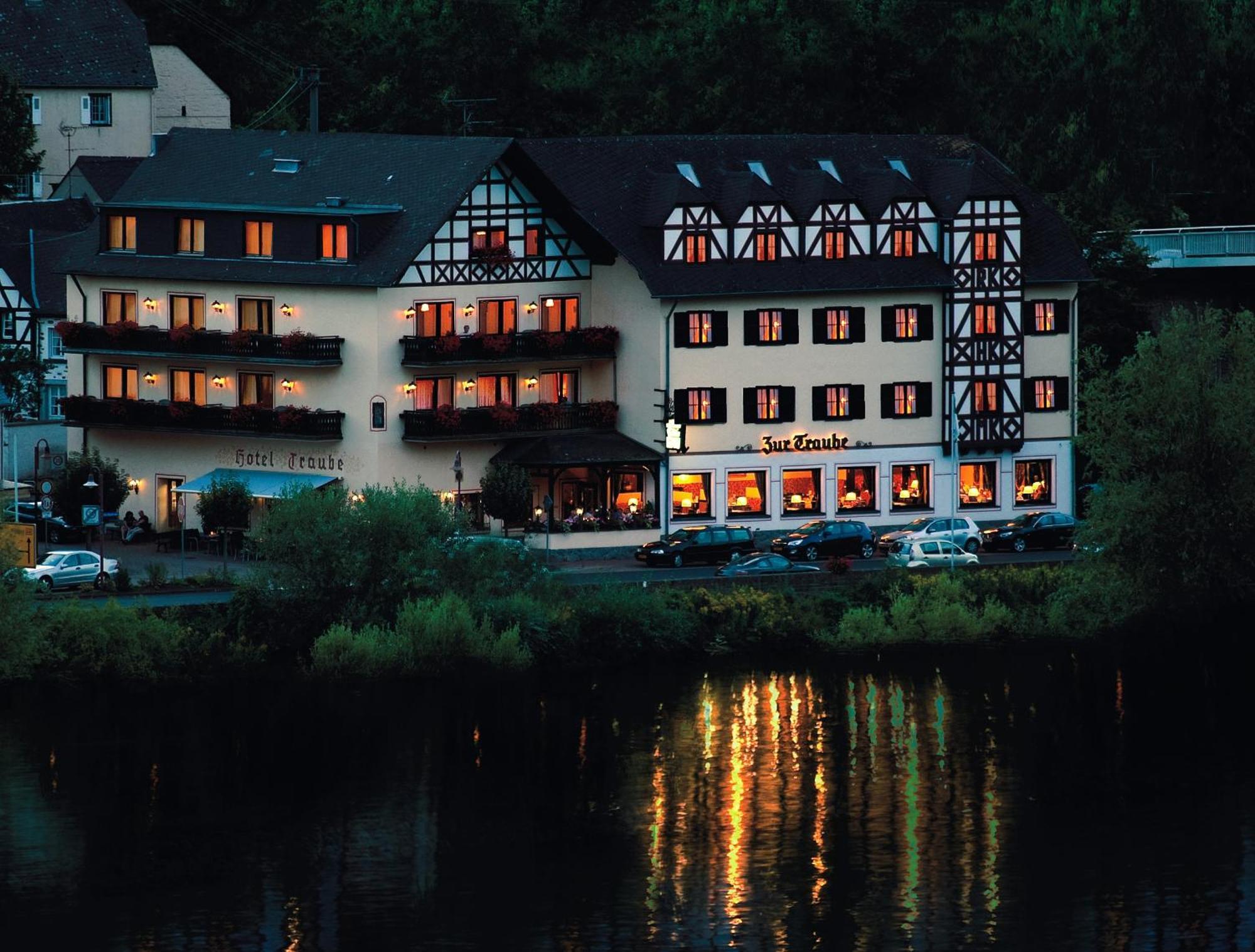 Moselhotel & Restaurant Zur Traube Gmbh Loef Luaran gambar