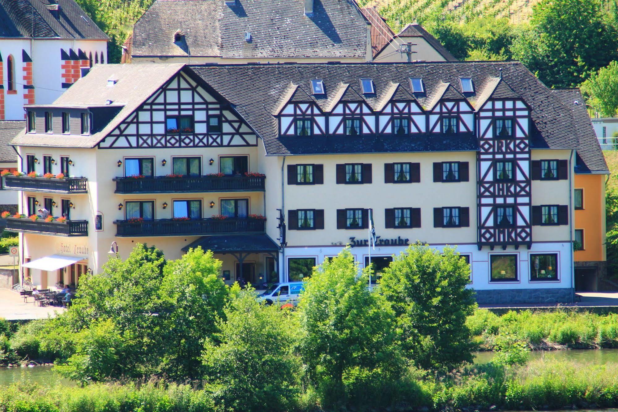 Moselhotel & Restaurant Zur Traube Gmbh Loef Luaran gambar